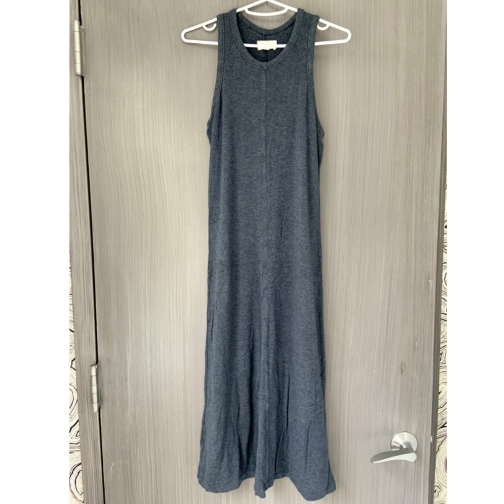 Lou & Grey navy sleeveless midi dress size small